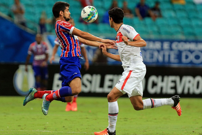 Com gol chorado, Bahia vence o Joinville na Arena 