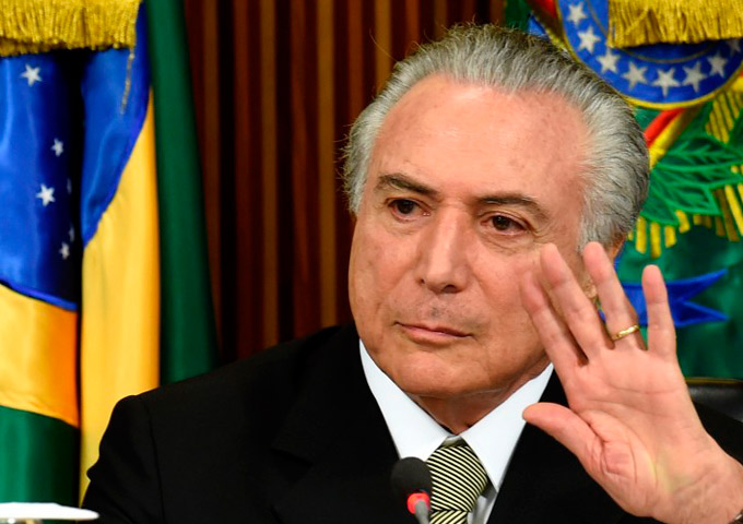 Temer quer votar saída definitiva de Dilma até agosto