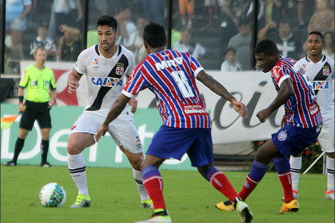 Fora de casa, Bahia é derrotado pelo Vasco em jogo de 7 gols 