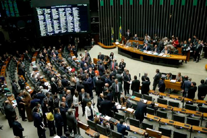 Câmara aprova em 1° turno PEC que prorroga DRU 