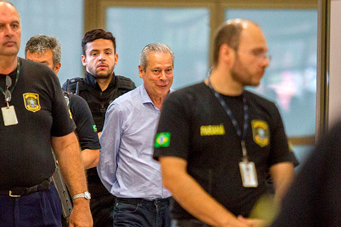 Moro reduz pena de José Dirceu na Lava Jato