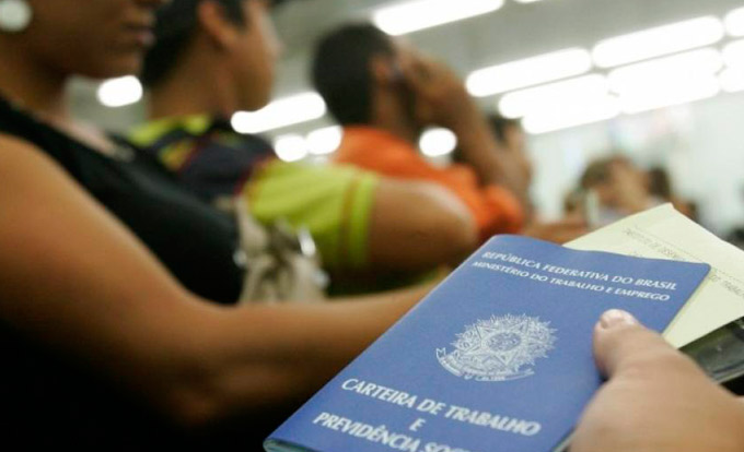 Mercado de trabalho sinaliza redução no número de demissões