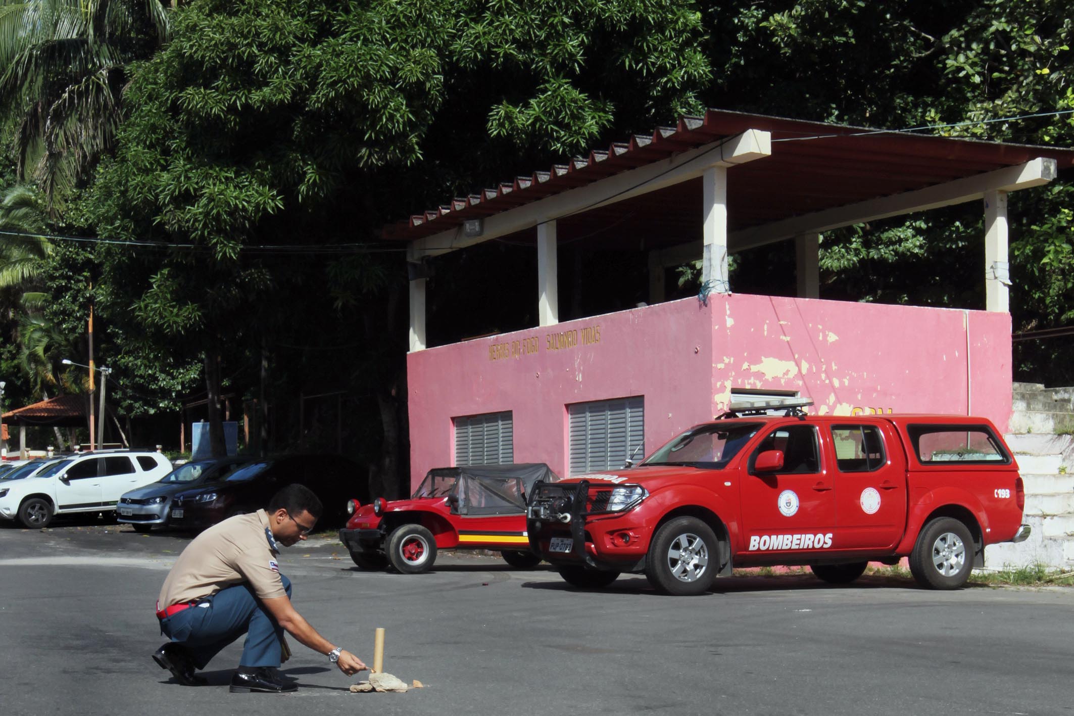 Corpo de Bombeiros orienta cuidados na hora de soltar fogos