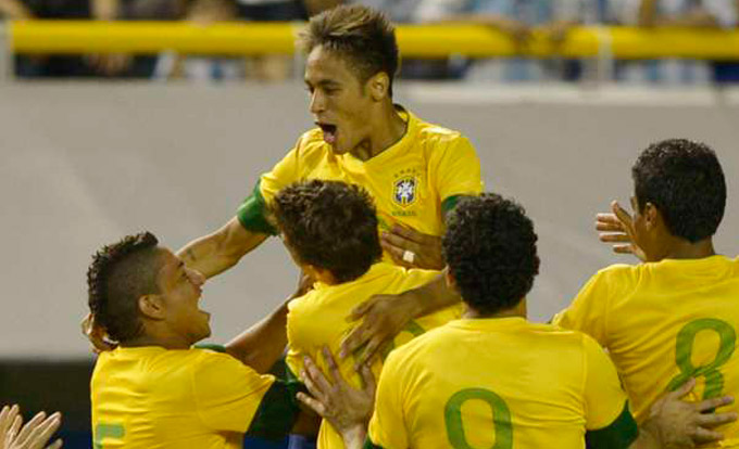 Neymar manda recado de apoio e xinga críticos