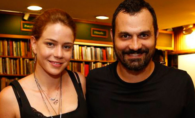 Leandra Leal e marido adotam criança de 2 anos