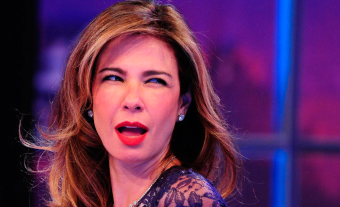 Luciana Gimenez mostra corpo sarado em ensaio nu 