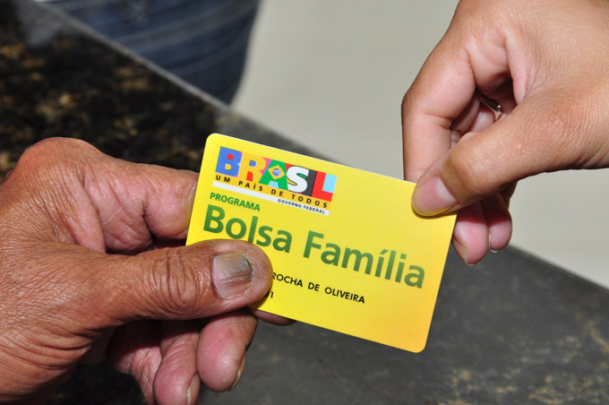 Dilma critica decisão de Temer pagar Bolsa Família sem reajuste 