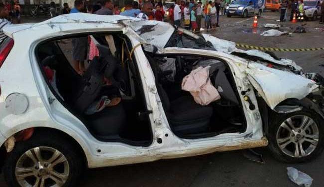 Acidente deixa dois mortos e três feridos