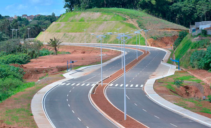 Nova avenida é inaugurada entre Cajazeiras e BR-324