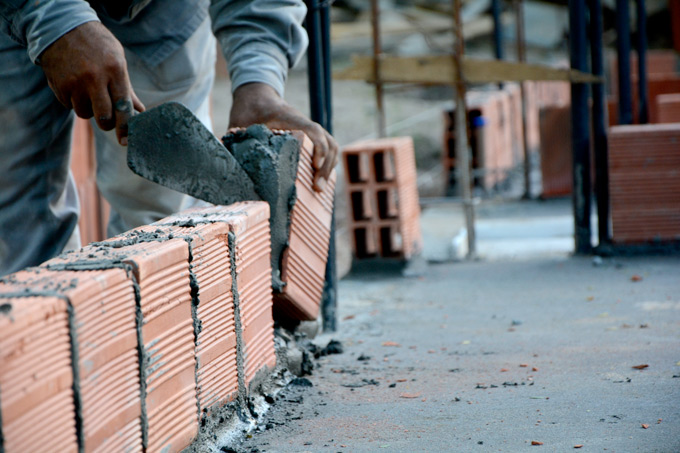 Brasil tem cerca de 5 mil obras paradas