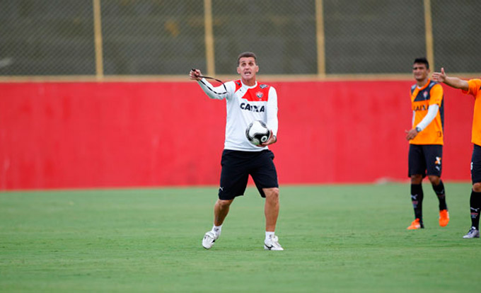 'Foi injusto', diz Mancini sobre empate do Vitória no Mineirão