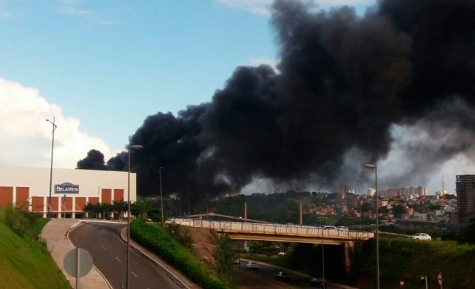 Incêndio atinge Shopping Bela Vista neste momento 