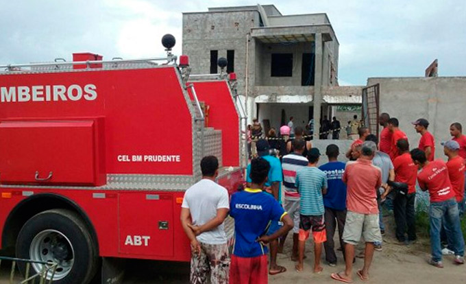 Homem morre após ter cabeça esmagada por marquise