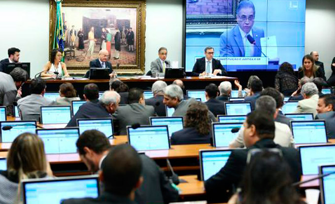Relator recomenda anular votação de processo contra Cunha