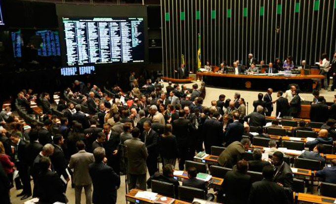 Câmara rejeita urgência do governo para renegociação