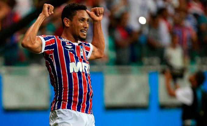 Bahia renova com artilheiro Hernane até o final de 2018