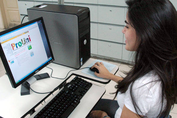 Estudantes têm até segunda para aderir à lista de espera 