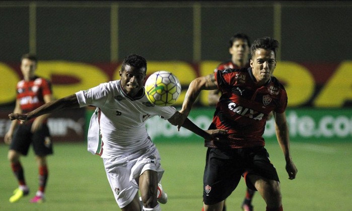 Vitória desperdiça chances e fica no empate com o Fluminense