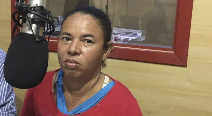 Mulher pede ajuda após perder tudo em incêndio