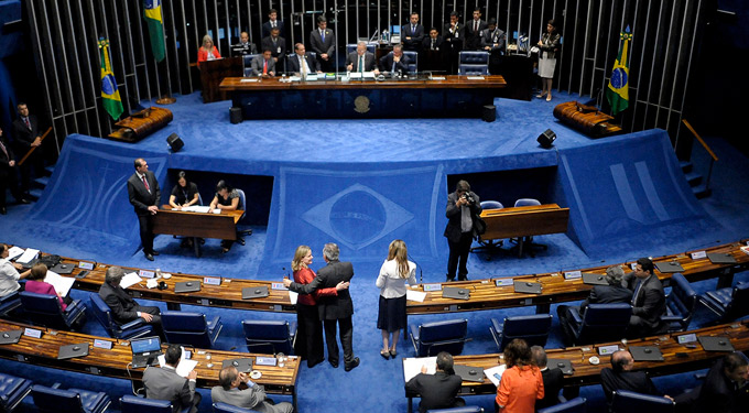 Senado aprova oito propostas de reajuste salarial