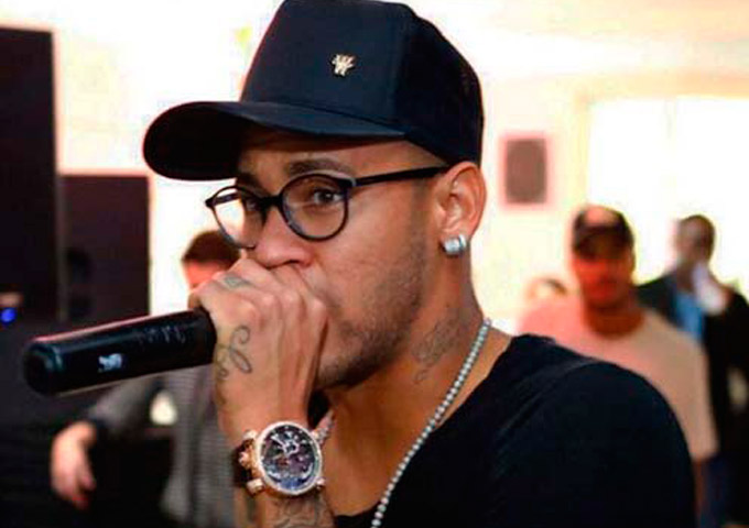 Neymar dá festinha de despedida com 20 mulheres no Guarujá 