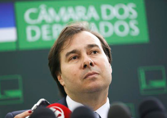 Câmara decide conceder apartamento funcional a Cunha