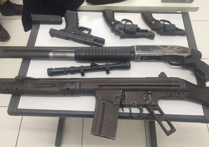 Acusados de tráfico são mortos em confronto com polícia