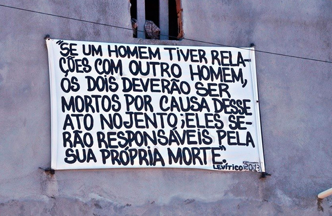 'Não sou eu que estou dizendo. É Deus', diz pastor acusado de homofobia por placa