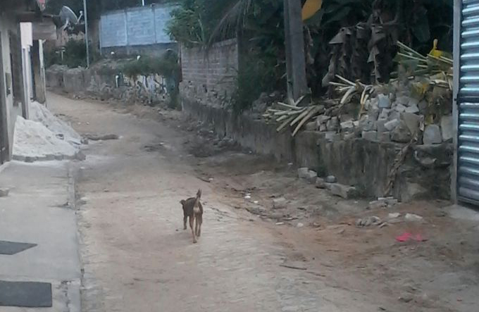 Moradores do Baixio reclamam de buracos deixados pela Embasa 