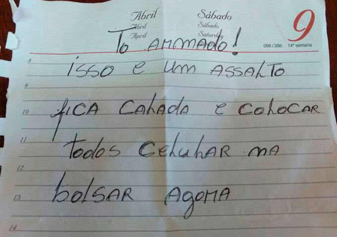 Homem anuncia assalto a loja usando bilhete: 'tô armado'