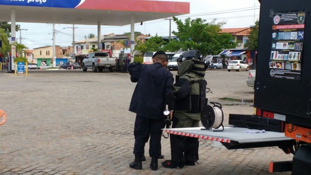 Bope desarma explosivo que estava dentro de carro em Barra de Pojuca