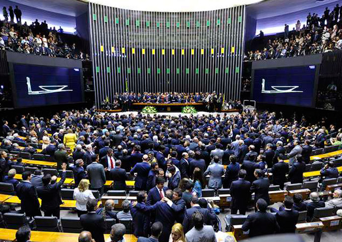 Câmara retoma atividades e votará renegociação com União
