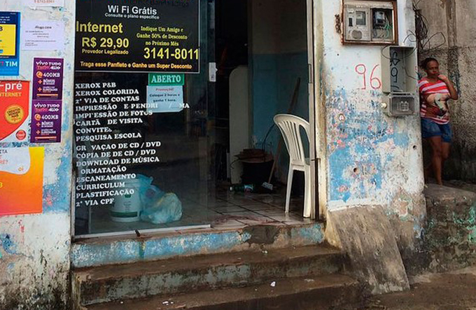 Jovem é morto dentro de lan house em Salvador