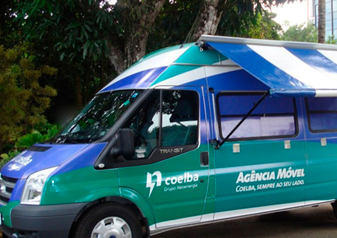 Agências móveis da Coelba atendem moradores de Salvador e RMS