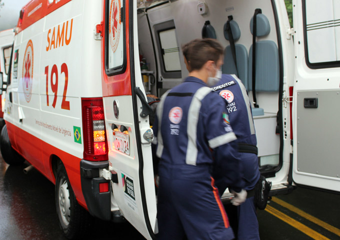 Mulher tem corpo queimado em rua de Stella Maris 