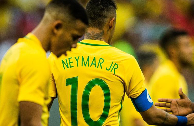 Gabriel Jesus vira motivo de preocupação após estreia frustrante