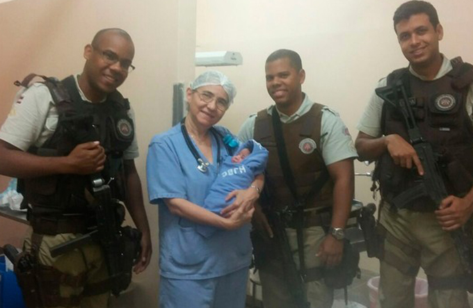 Recém-nascida é encontrada em caixa de sapatos