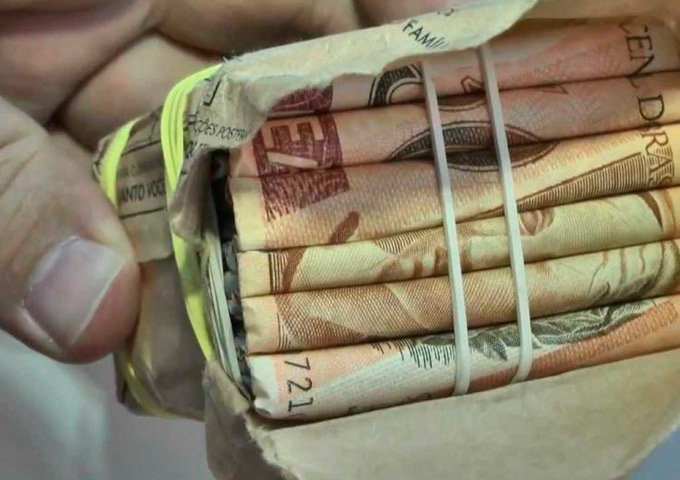 Grupo armado rouba malote de dinheiro de distribuidora 