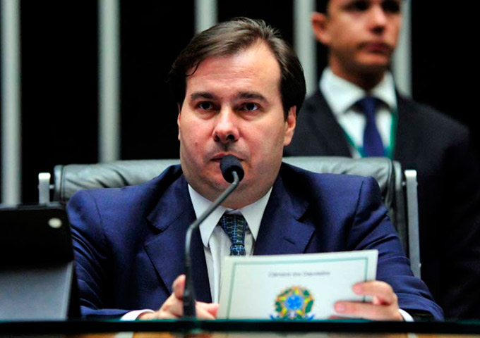 Rodrigo Maia anuncia data para votação da cassação de Cunha