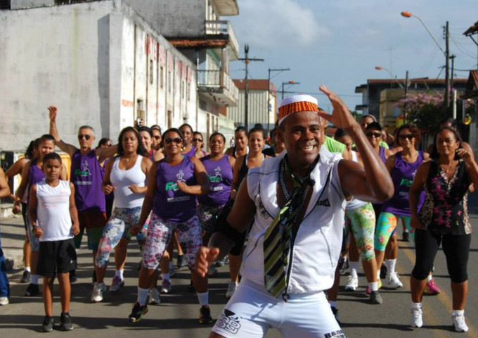 Academia Forte Club promove aulão de Zumba nesta segunda