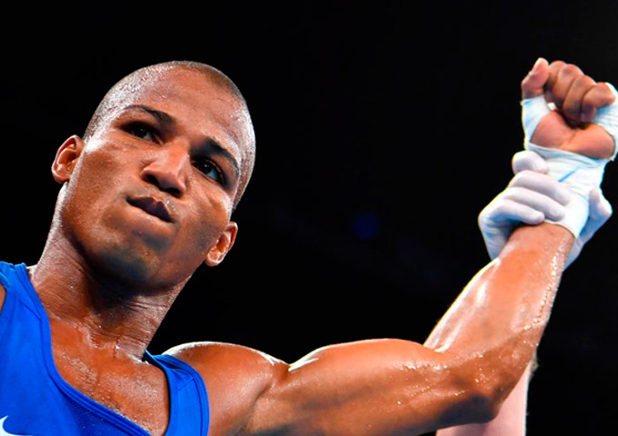 Baiano Robson Donato vence e garante medalha no boxe