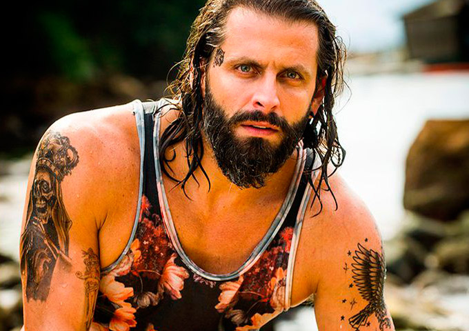 Henri Castelli faz mais de 30 tatuagens para novela nova