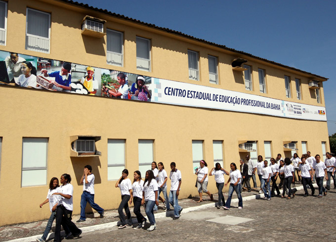 Cadastro para projeto Primeiro Emprego segue até amanhã 