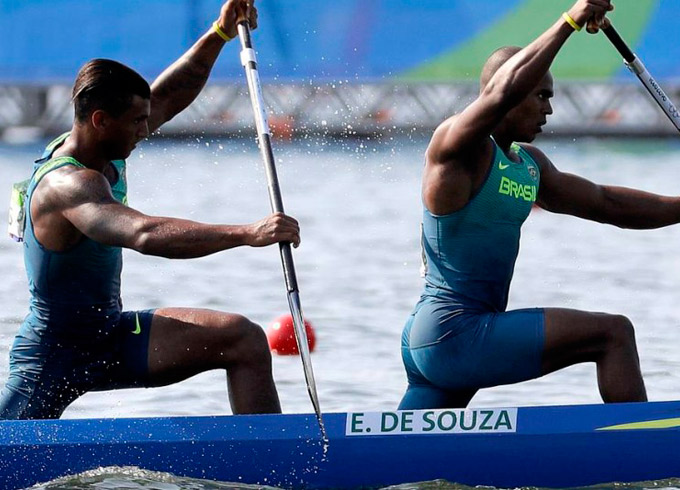 Isaquias e Erlon Souza garantem vaga na final da canoagem 