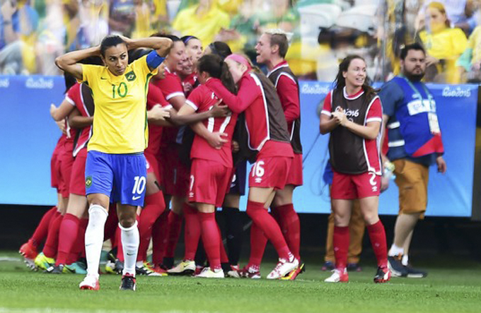 Canadá derrota o Brasil e fica com o bronze do futebol feminino