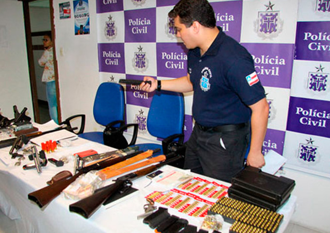 Ciganos são presos em Simões Filho com armas exclusivas