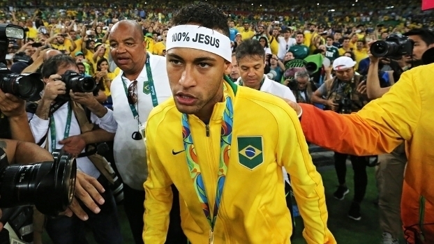 Após conquistar ouro com a Seleção, Neymar xingou torcedor no Maracanã