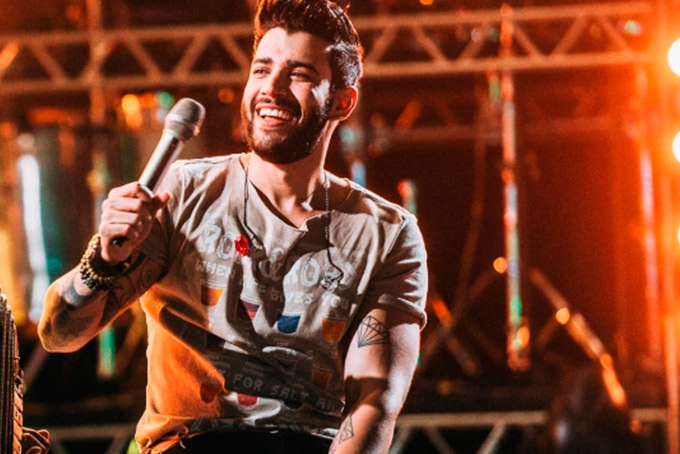 Gusttavo Lima rebate internauta: 