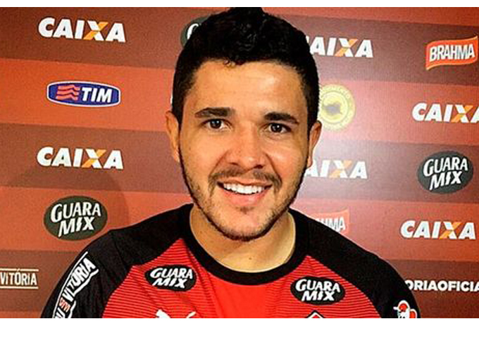 Diego Renan lamenta revés e pede reação do Vitória no Brasileirão