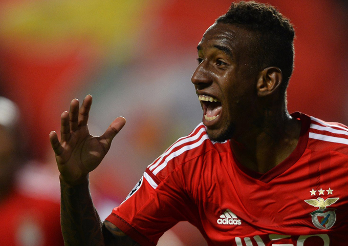 O jogador baiano Anderson Talisca assina com time turco
